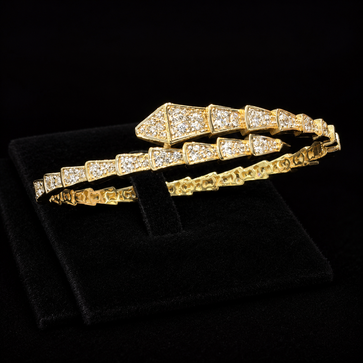 Гривна (BVLGARI SERPENTI ZIRCONIA)